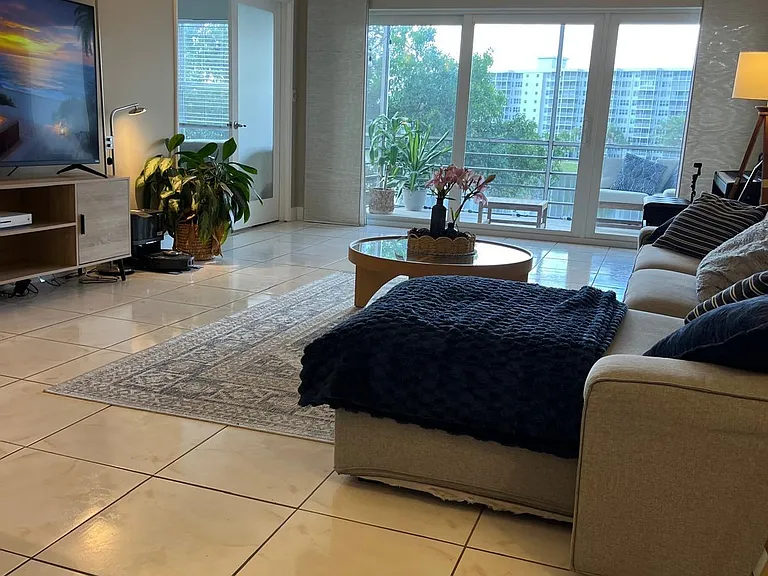 2751 N Palm Aire Dr #402 — Photo 14