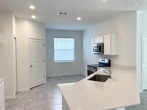2nd image of 1716 Teagan Ln