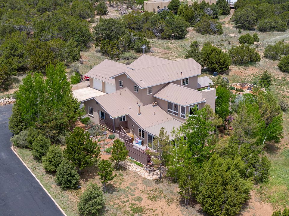 1st image of 31 Western Saddle Dr