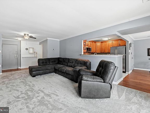 4th image of 3109 Buccaneer Ct APT 1