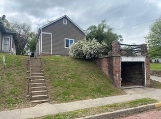 107 N 13th St, Atchison, KS 66002