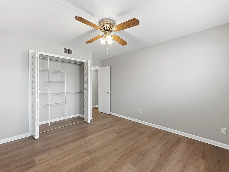 1514 Edgewater Cir #2 — Photo 16