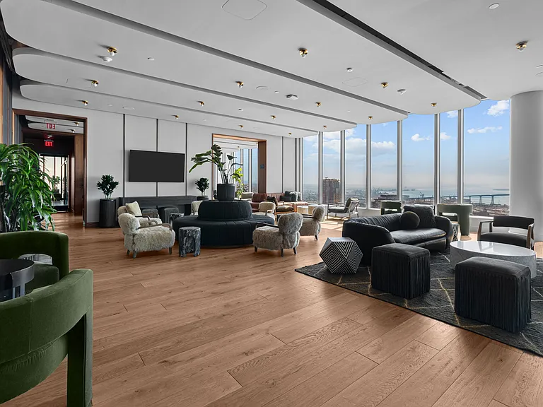 800 Broadway — Photo 29