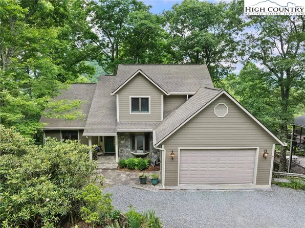 208 Mistletoe Lane, Blowing Rock, NC 28605