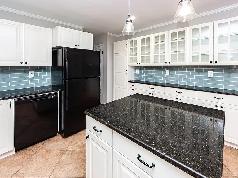 838 Fred St — Photo 31