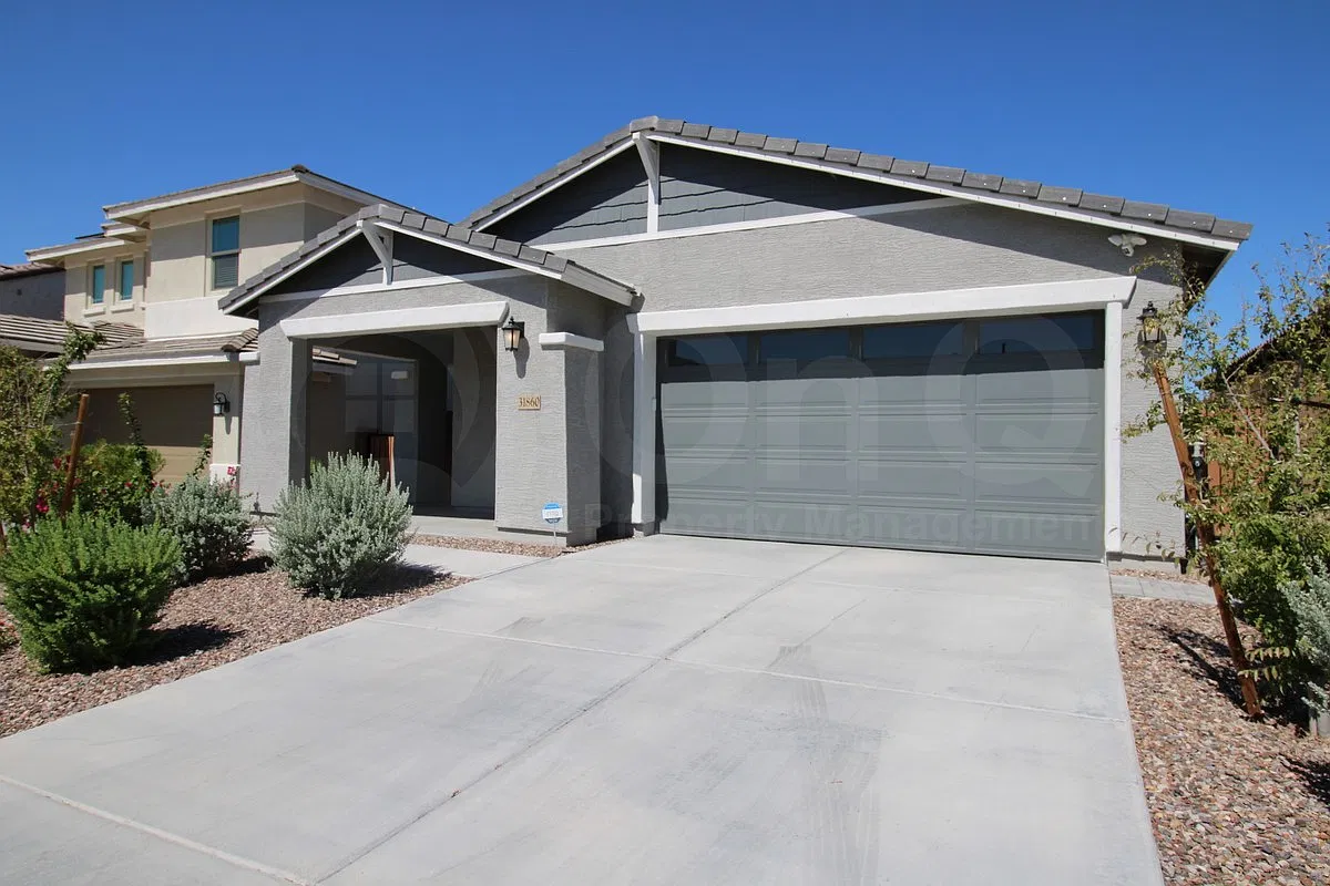 3 bed, 2.0 bath, 1764 sqft, $2,149 — Photo 2