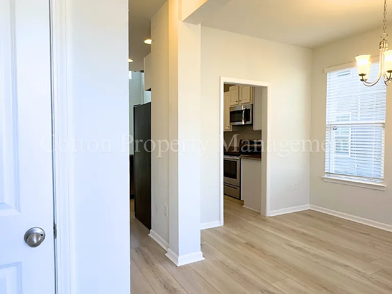 7313 Chipley Dr — Photo 8