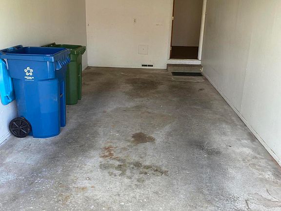 5th image of 405 Monterey Dr