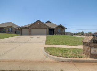 733 Drover Ln, Yukon, OK 73099