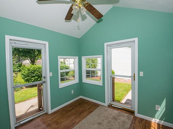 5th image of 1417 Mishawaka Ave