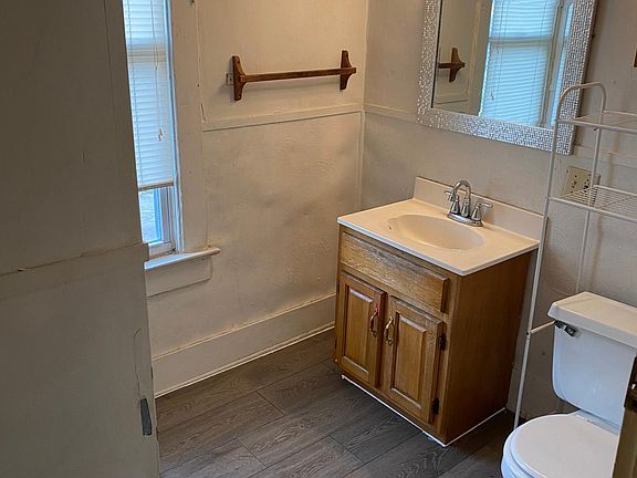 3rd image of 111 W Columbia St #1