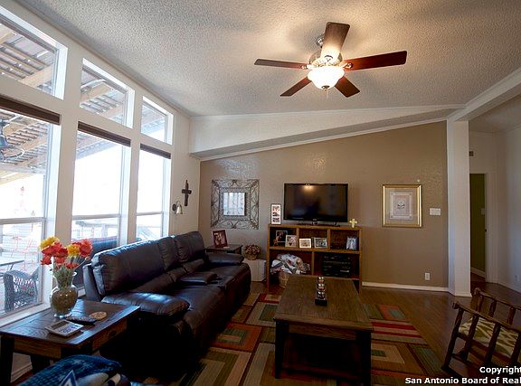 3rd image of 218 Skyview Dr