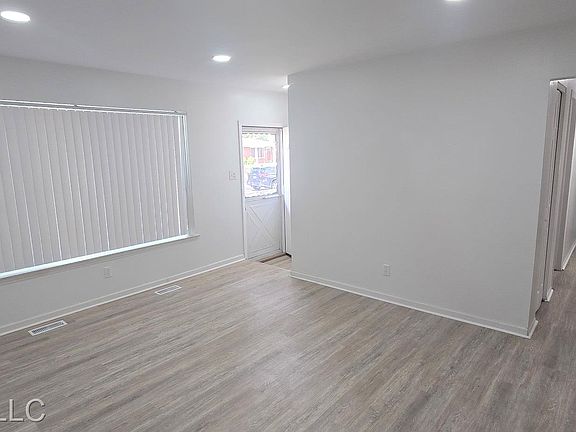 5th image of 8414 Christine St