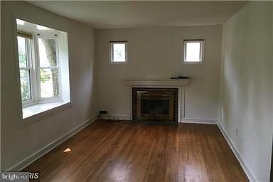 4th image of 1008 Crawford Dr