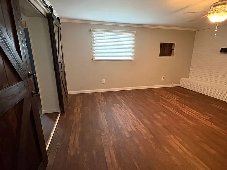3 bedroom 3 bath in Spartanburg with Lots of Space Workshop in the garage!! — Photo 43