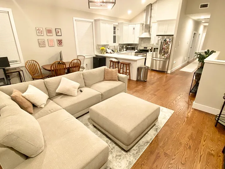 268 Griffith St #2 — Photo 2