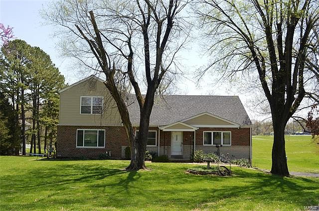 1st image of 150 Pioneer Dr