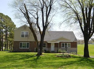 150 Pioneer Dr, Saint Louis, MO 63129