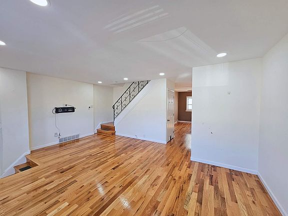 3rd image of 12440 Balston Rd