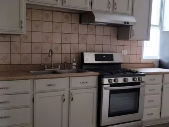3253 S Halsted St Floor 2, Chicago, IL 60608