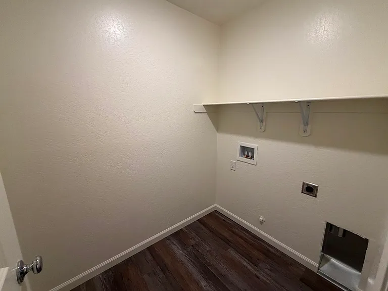 2437 W Newton Ave — Photo 6
