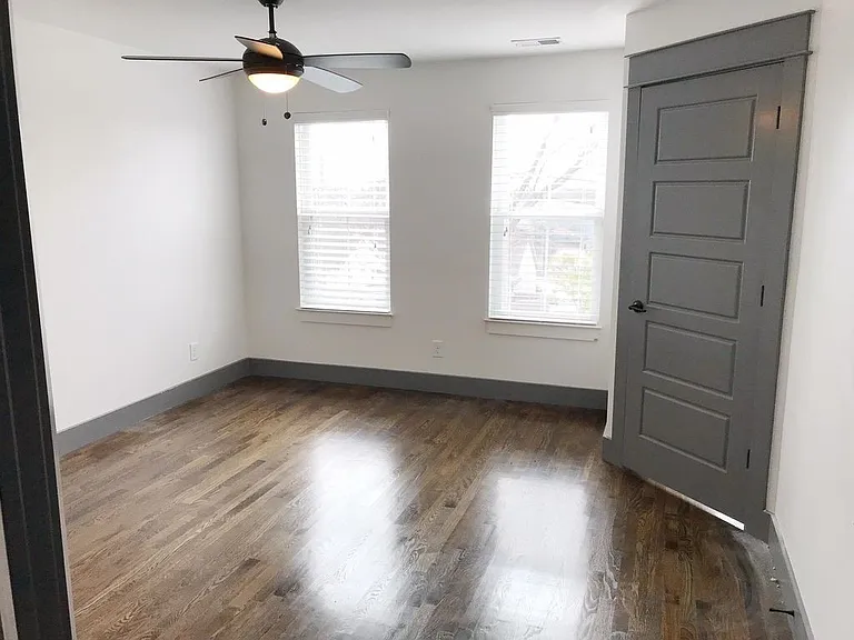 933B Thomas Ave — Photo 8