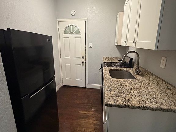 3rd image of 700 1st St N #3