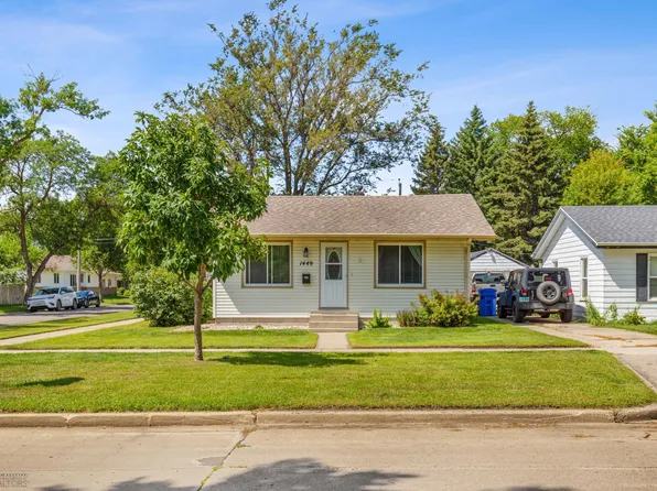 1449 15th St S, Fargo, ND 58103