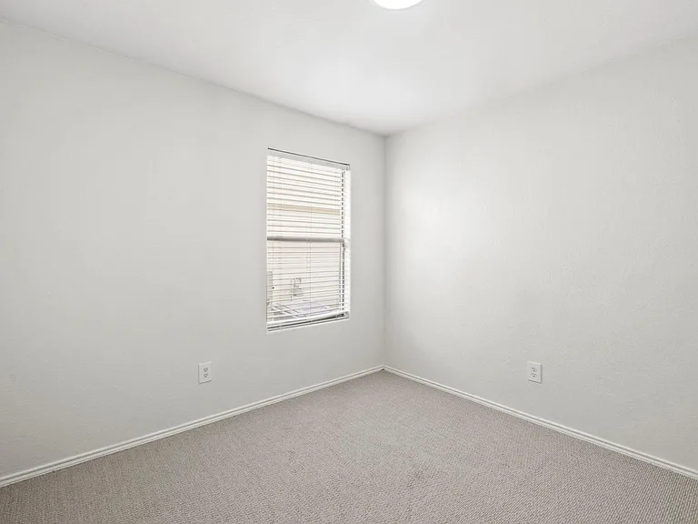 7910 Buffalo View Ln — Photo 14