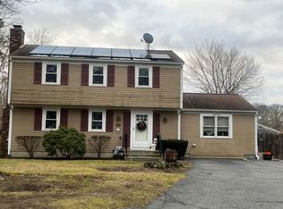 36 Cambridge Dr, Mashpee, MA 02649