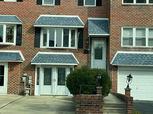 4215 Saint Denis Dr, Philadelphia, PA 19114