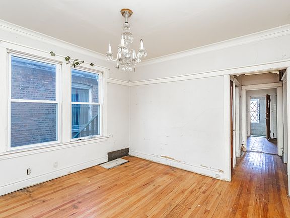 5th image of 8011 S Dante Ave