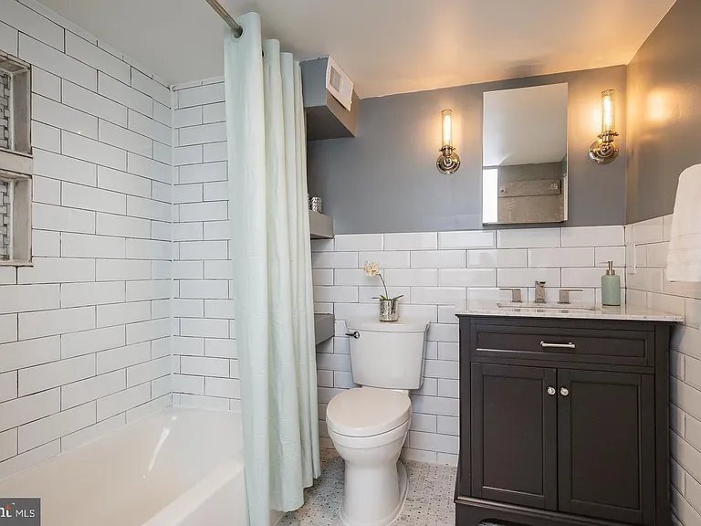 618 S Newkirk St — Photo 26