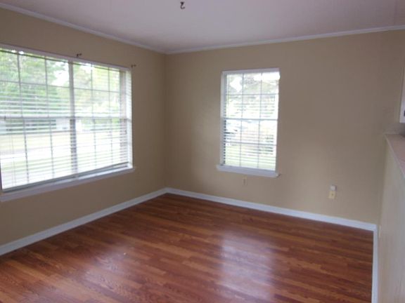 4th image of 205 Dale Dr