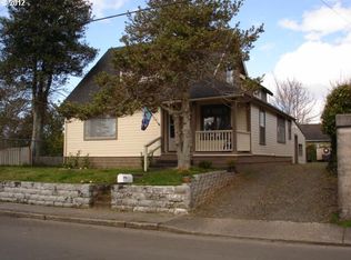810 12th St, Seaside, OR 97138