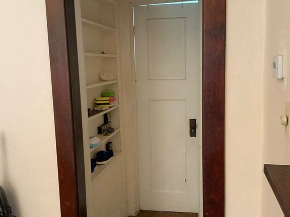 5th image of 141 D St NW