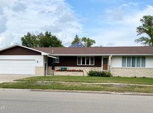 1123 3rd St, Langdon, ND 58249