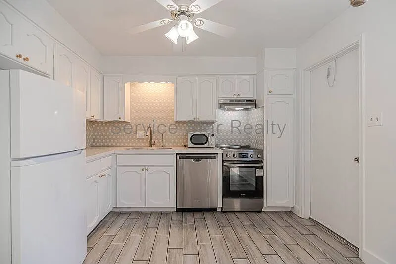 2 bed, 1.0 bath, 819 sqft, $1,725 — Photo 4