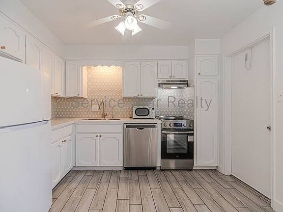 5th image of 518 E Huntington Dr APT 3