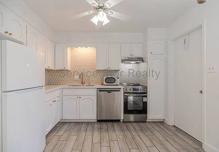 518 E Huntington Dr #3 — Photo 4