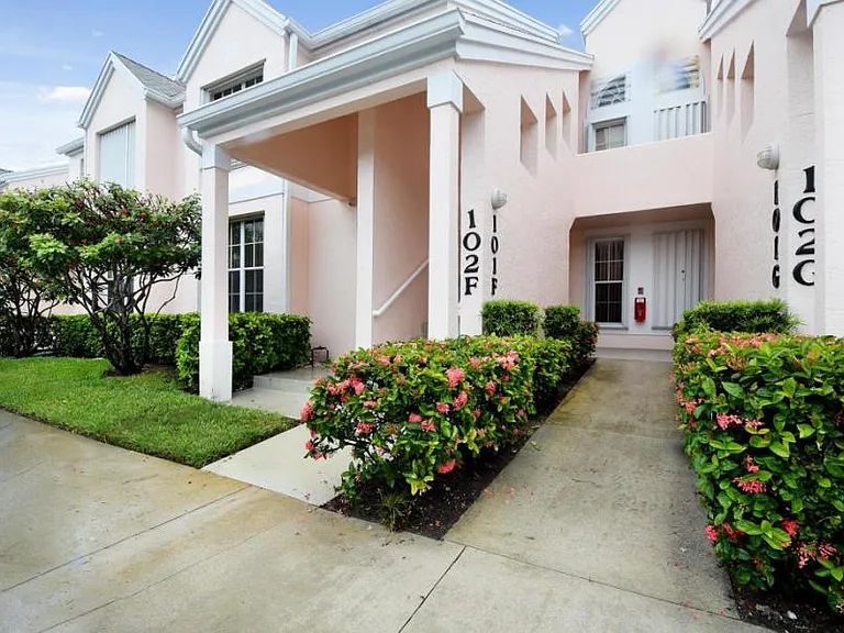 101 Muirfield Ct #F — Photo 1