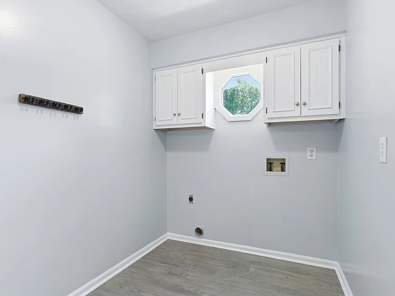 867 Lismore Dr — Photo 11