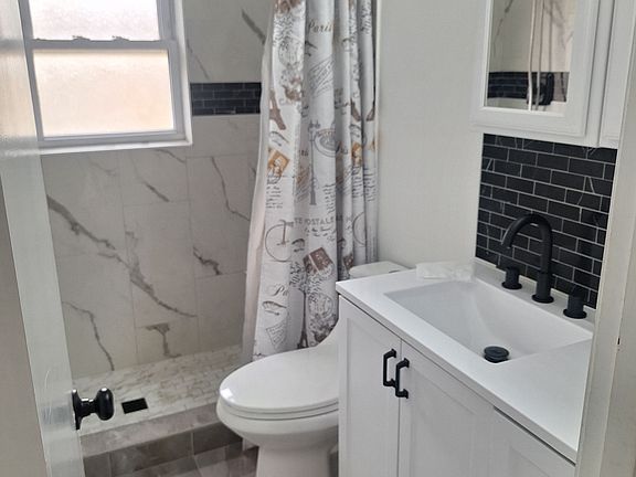 3rd image of 305 Lee Ave #1