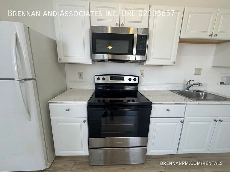 3011 Franklin Ave — Photo 6