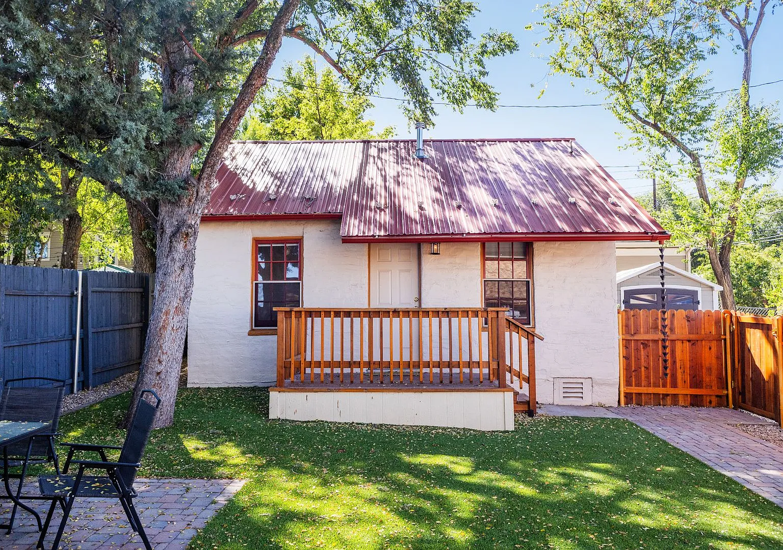 417 E Gurley Street - Unit #4 - Cottage — Photo 1