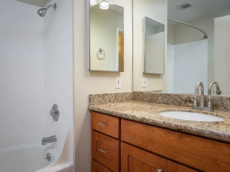 Maurice Dear Apartments — Photo 9