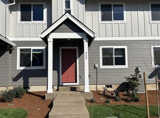 862 Sifuentez Ct, Woodburn, OR