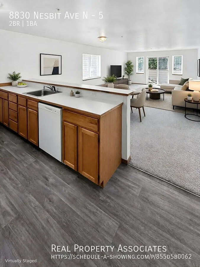 *$500 MI Special * Spacious Apartment Near Green Lake & Northgate with 2 Garage Parking! — Photo 2
