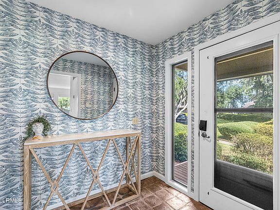 2nd image of 2021 Bluff Villas Road