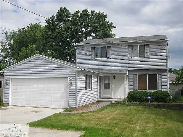 4 bed, 1900 sqft, $2,500 — Photo 1